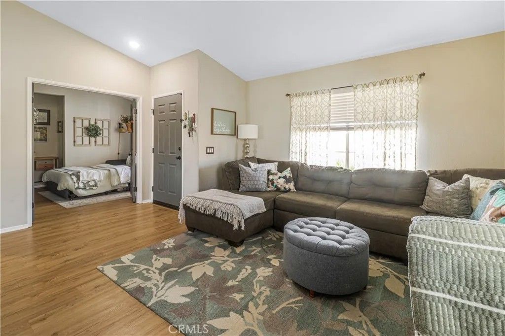 Photo of 332 Del Flora St, Oceanside, CA 92058 (MLS # TR25276003)