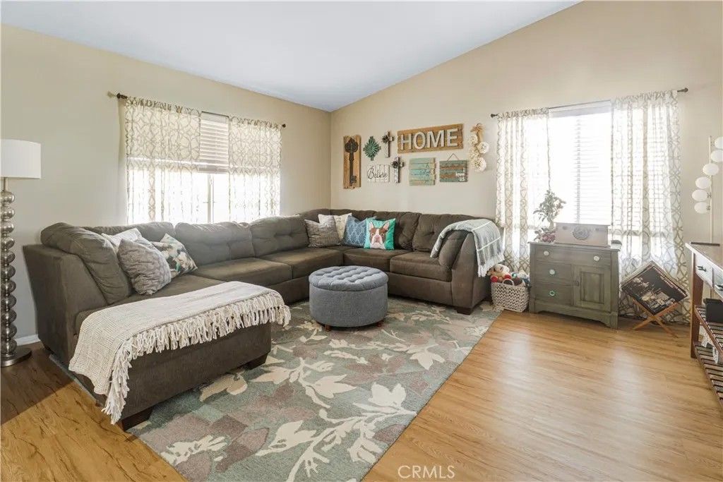 Photo of 332 Del Flora St, Oceanside, CA 92058 (MLS # TR25276003)