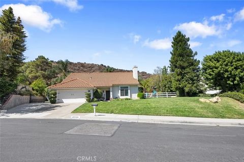 Property photo of 20906 susan carole drive, saugus, ca 91350