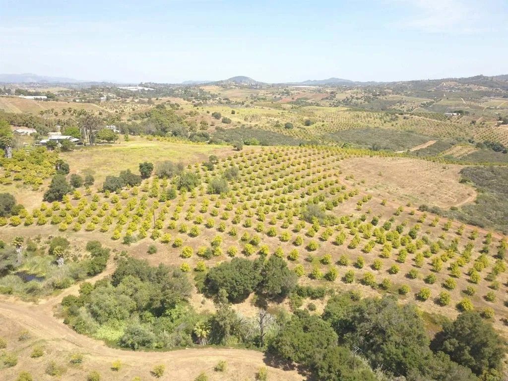 Photo of 9153 W Lilac Rd, Escondido, CA 92026 (MLS # NDP2508644)