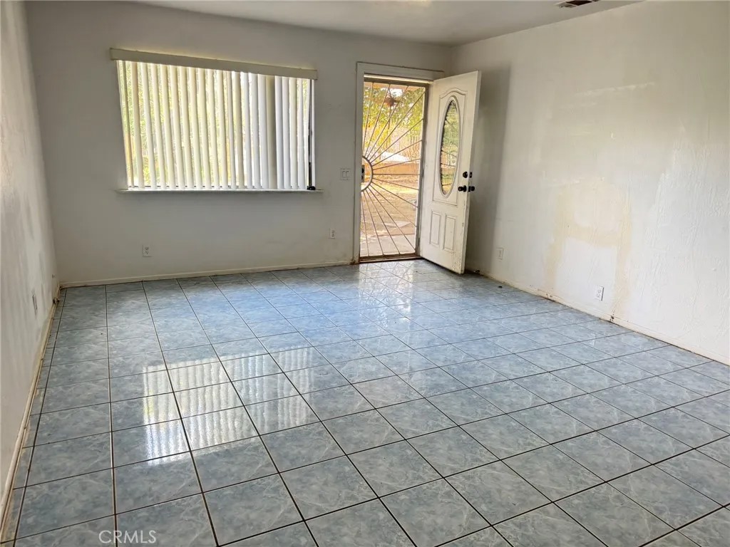 9249 E Avenue R10