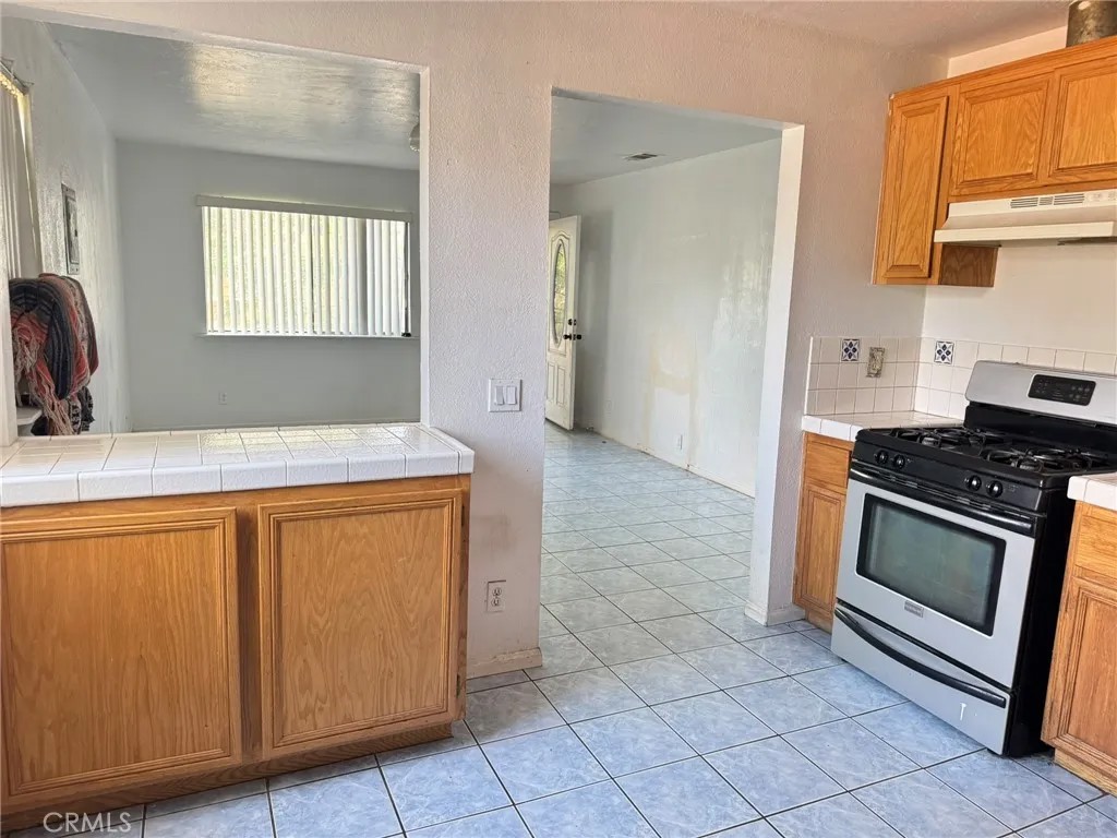 9249 E Avenue R10