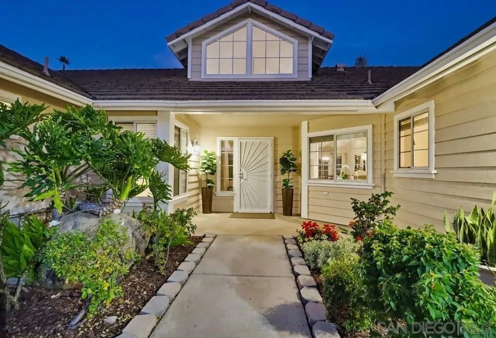 Photo of 320 Jonah Rd, Escondido, CA 92027 (MLS # 260005136)