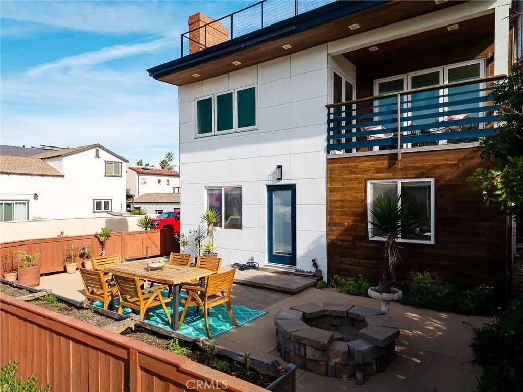 Photo of 3124 Ocean Drive, Oxnard, CA 93035 (MLS # SR26012446)