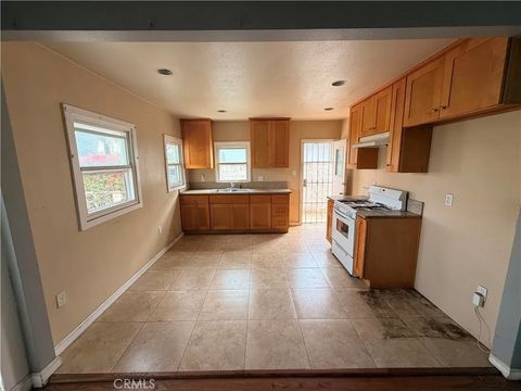 Tiny photo for 528 W Hillcrest Blvd, Inglewood, CA 90301 (MLS # SR26068873)