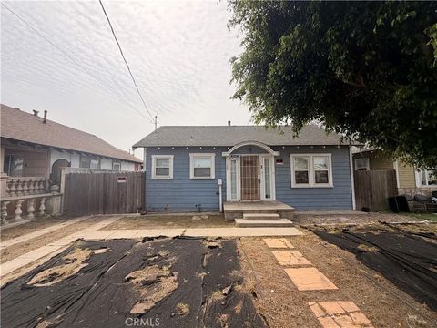 Photo of 528 W Hillcrest Blvd, Inglewood, CA 90301 (MLS # SR26068873)
