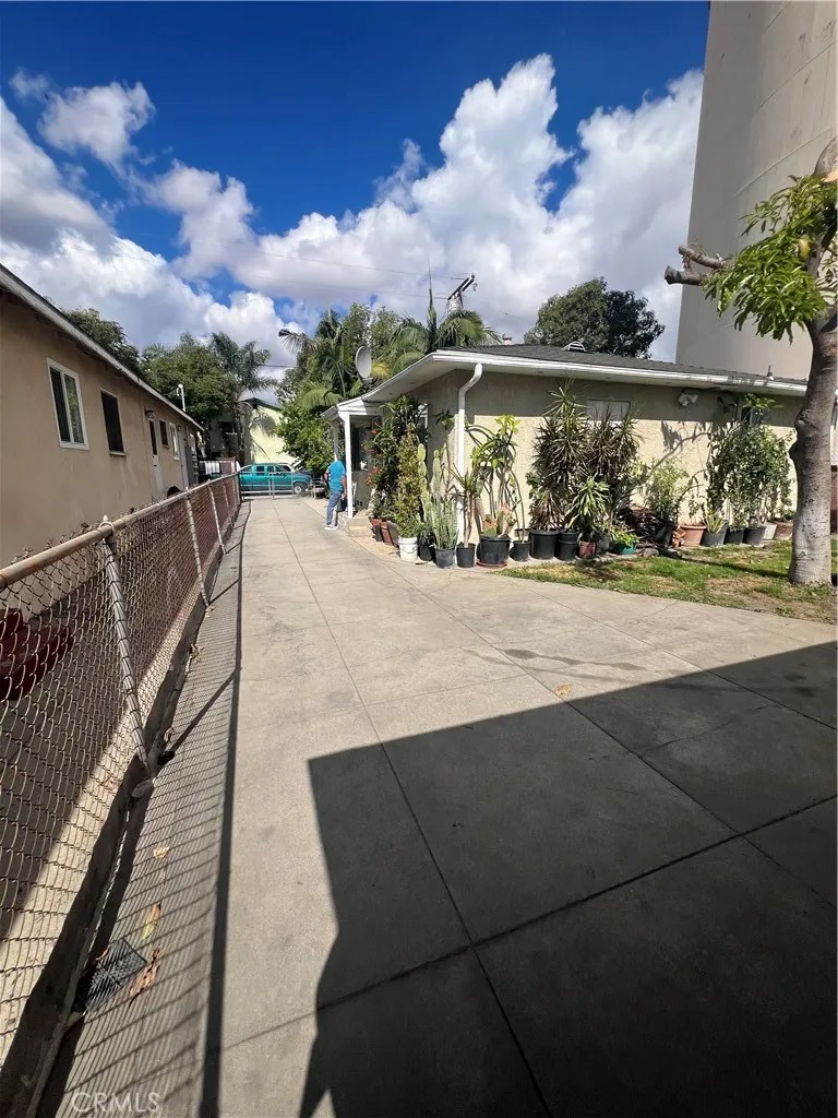 5954 Riverside