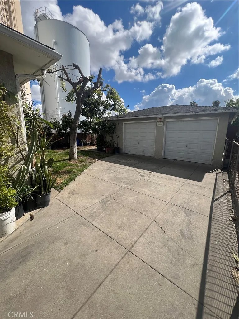 5954 Riverside