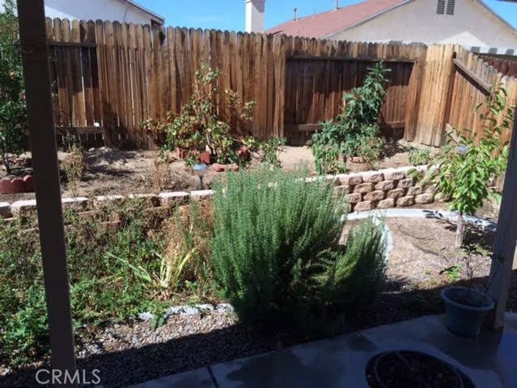 Photo of 13152 Mesa View, Victorville, CA 92392 (MLS # CV25267777)