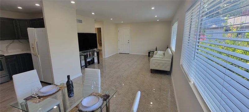 18611 Collins Street E 33