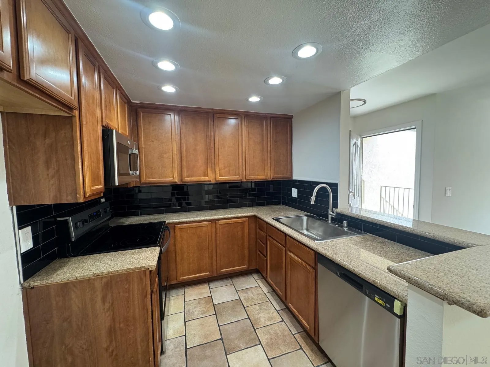 432 Edgehill Ln 8