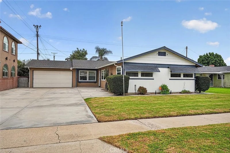 8032 San Luis