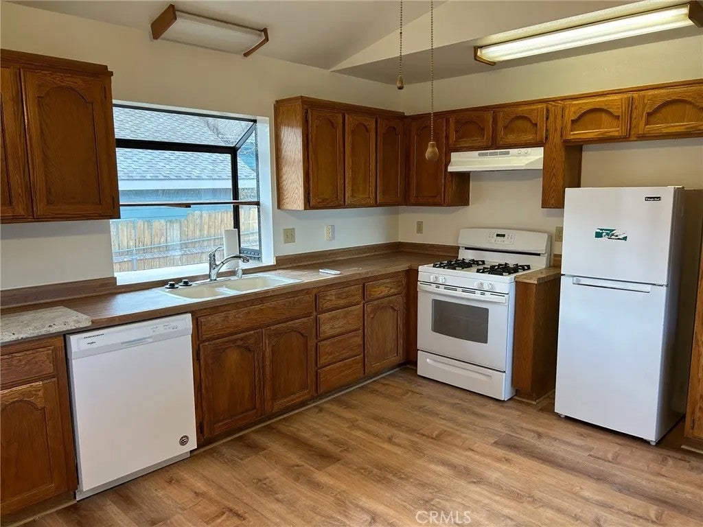 Photo of 925 Piru Way, Frazier Park, CA 93225 (MLS # SR26230238)