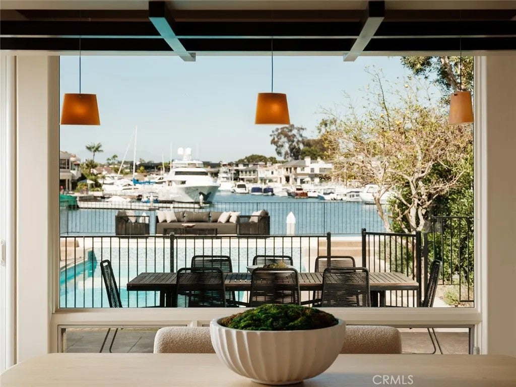 12 Harbor Island