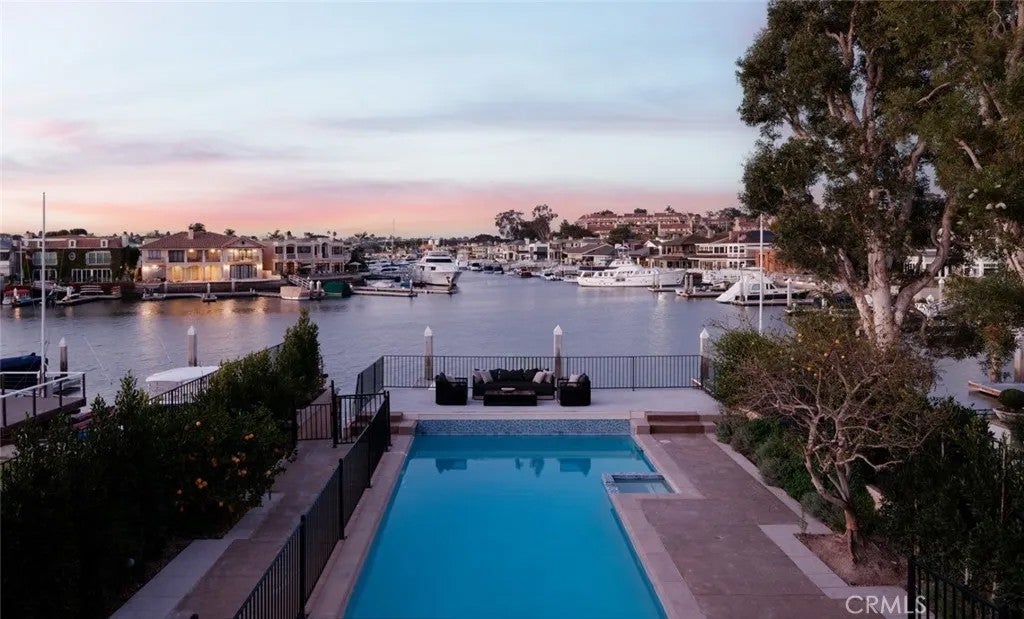 12 Harbor Island