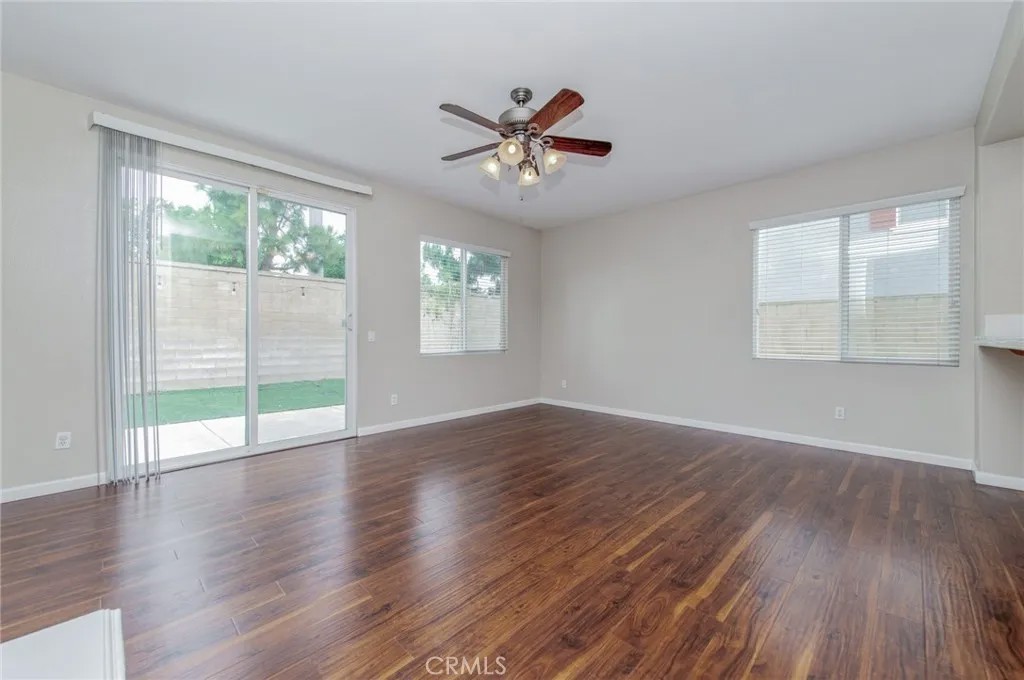 6535 Caxton