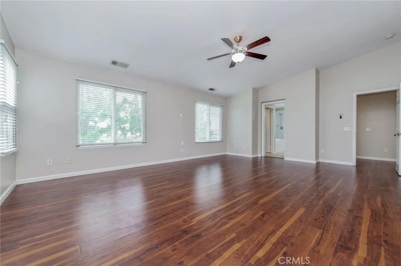 6535 Caxton