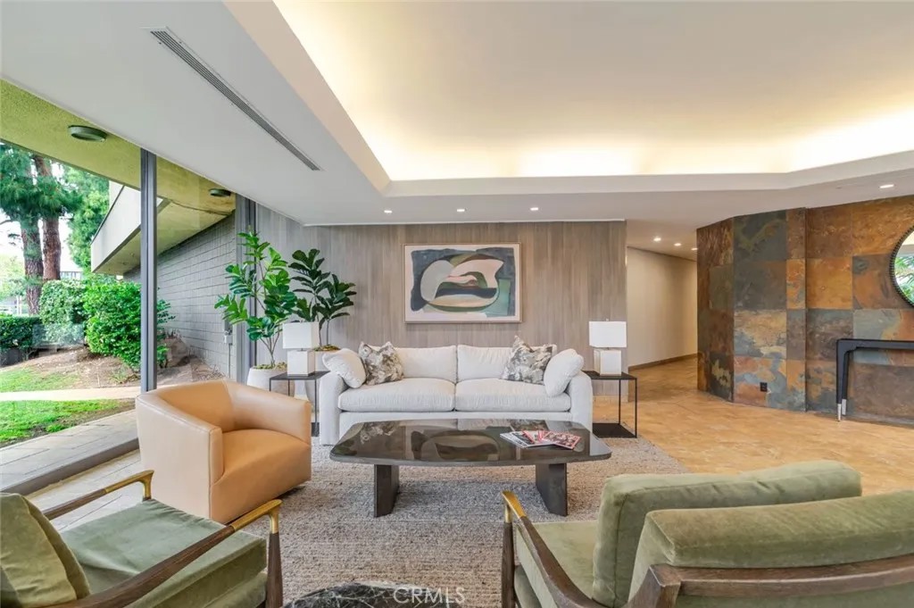 750 S Spaulding Avenue 129