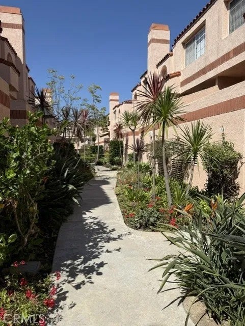 3101 Plaza Del Amo 37