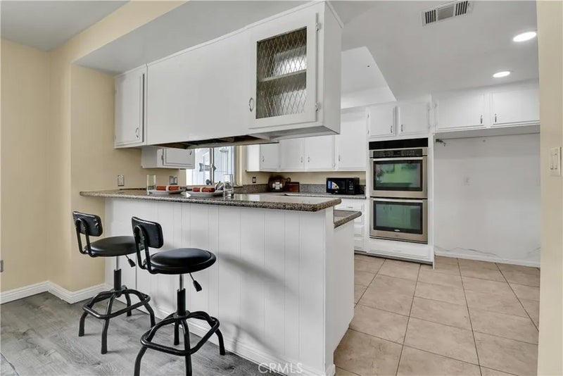 2550 W Rowland Avenue