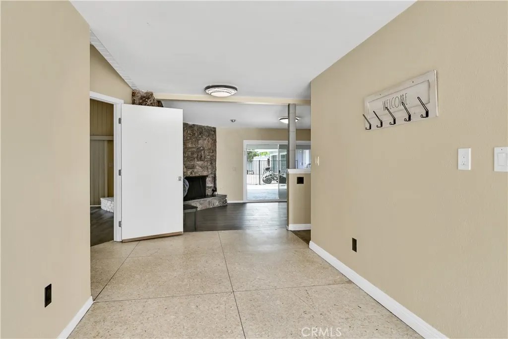 2550 W Rowland Avenue