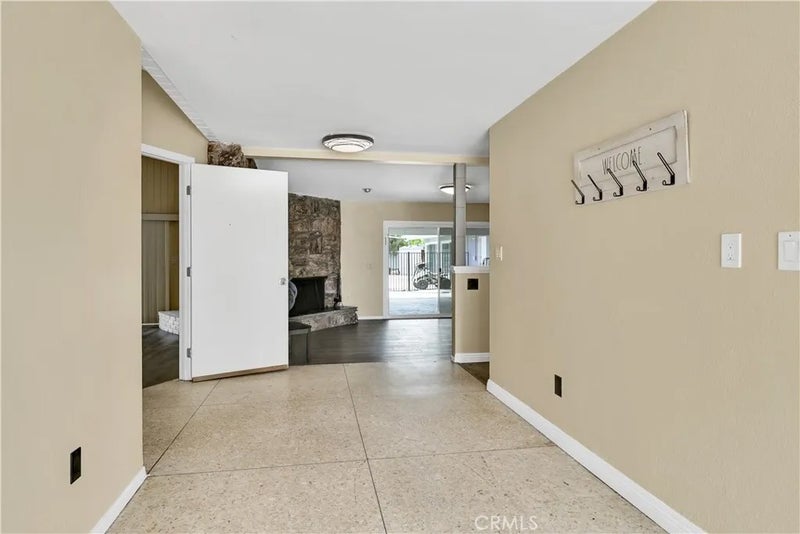 2550 W Rowland Avenue