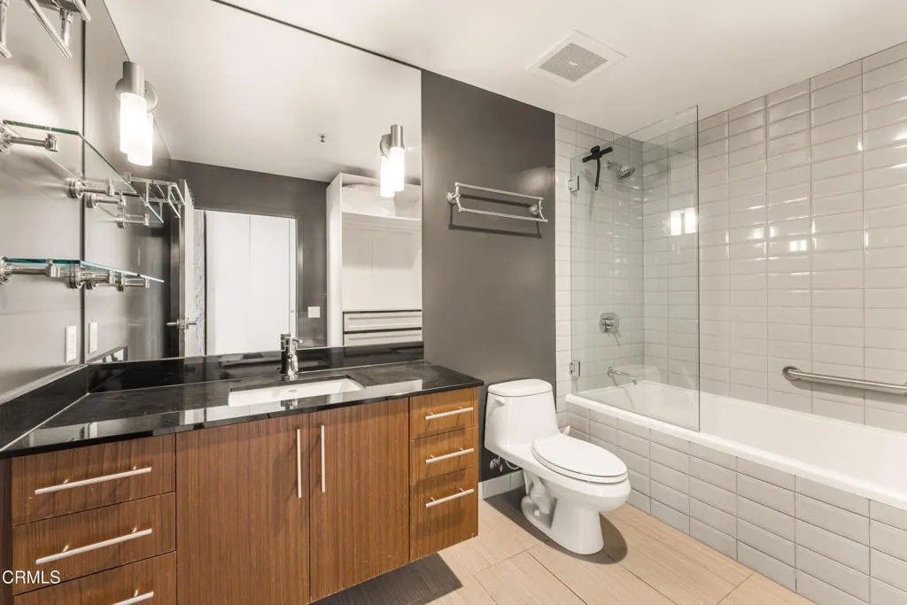 530 S Hewitt Street 455