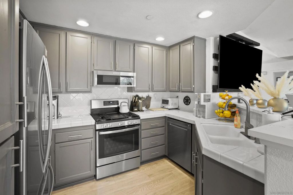 Photo of 802 Azalea Ave, San Marcos, CA 92078 (MLS # 250028691)