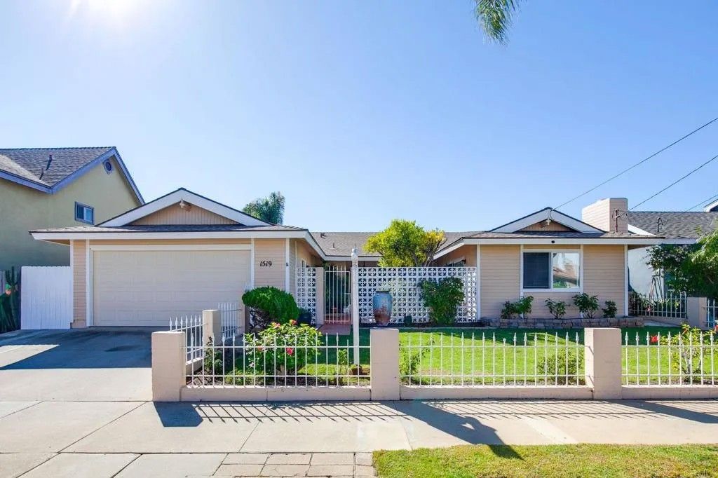 Photo of 1519 Kurtz Street, Oceanside, CA 92054 (MLS # NDP2600953)