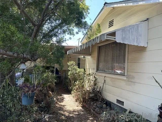 3106 Menlo Ave.