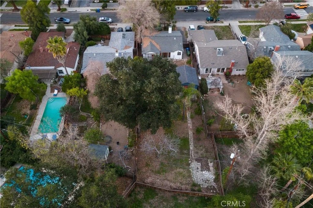 Photo of 22050 Ybarra, Woodland Hills, CA 91364 (MLS # SR25280005)