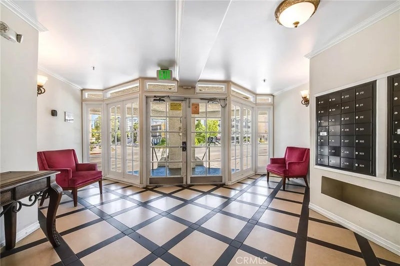 4401 Sepulveda 207