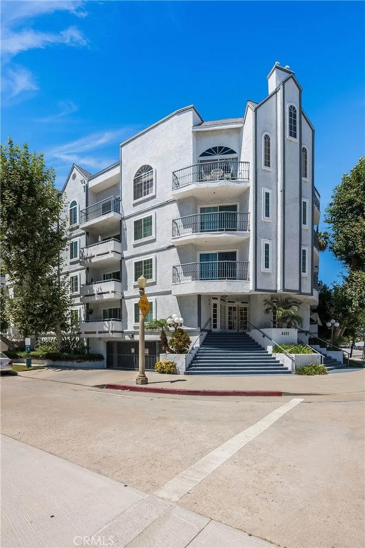 4401 Sepulveda 207