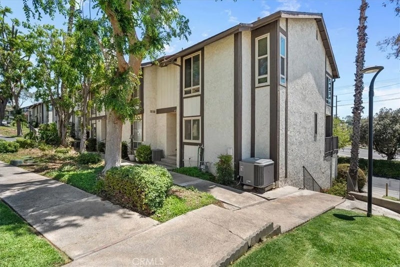 4727 Knickerbocker