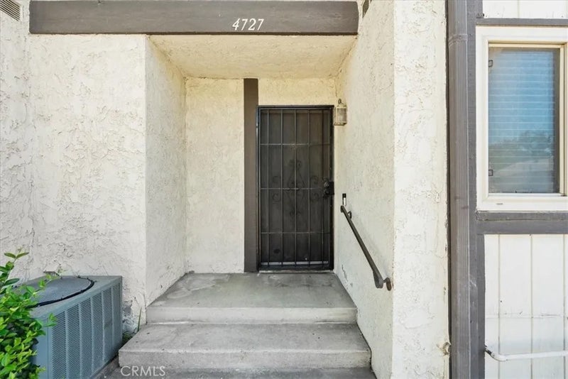 4727 Knickerbocker