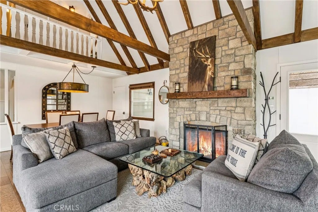 Photo of 28898 Palisades Dr, Lake Arrowhead, CA 92352 (MLS # IG26069460)