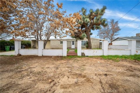 Photo of 4716 W Avenue L4, Lancaster, CA 93536 (MLS # SR26003012)