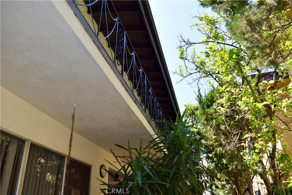 341 N Isabel Street