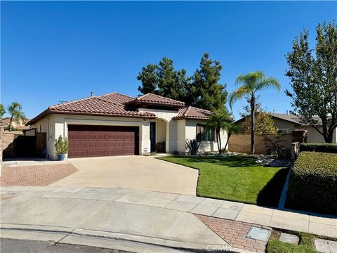 Photo of 1784 Pinnacle Way, Upland, CA 91784 (MLS # CV25248650) Photo of 1784 Pinnacle Way, Upland, CA 91784 (MLS # CV25248650)