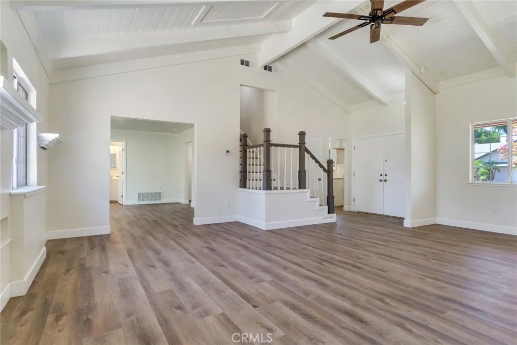 1011 Driftwood