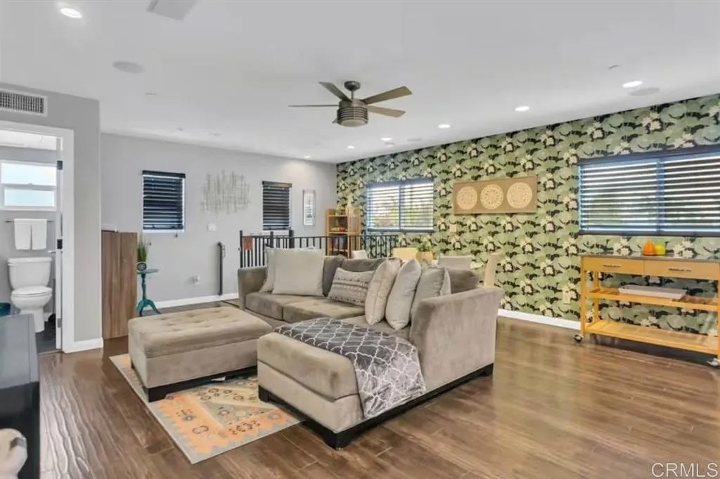 1145 Emerald St Rear (alley)