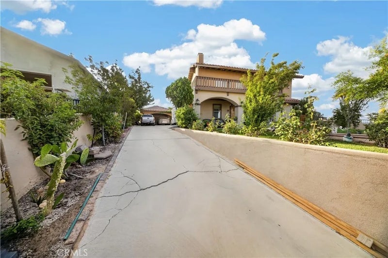 21625 Bancroft
