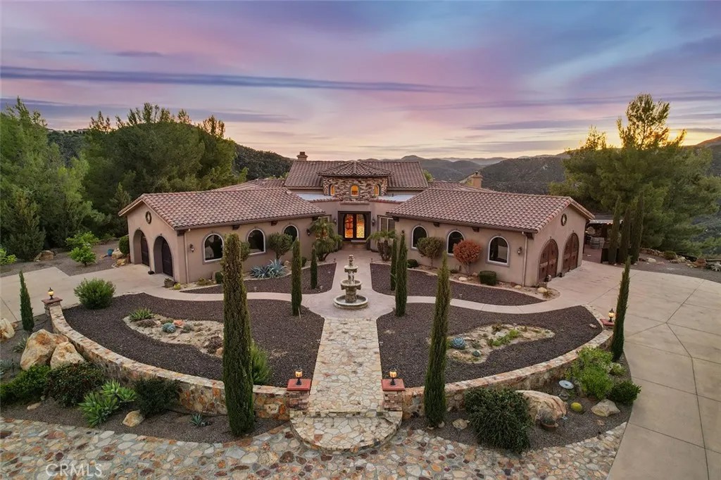 38355 Vista Del Bosque