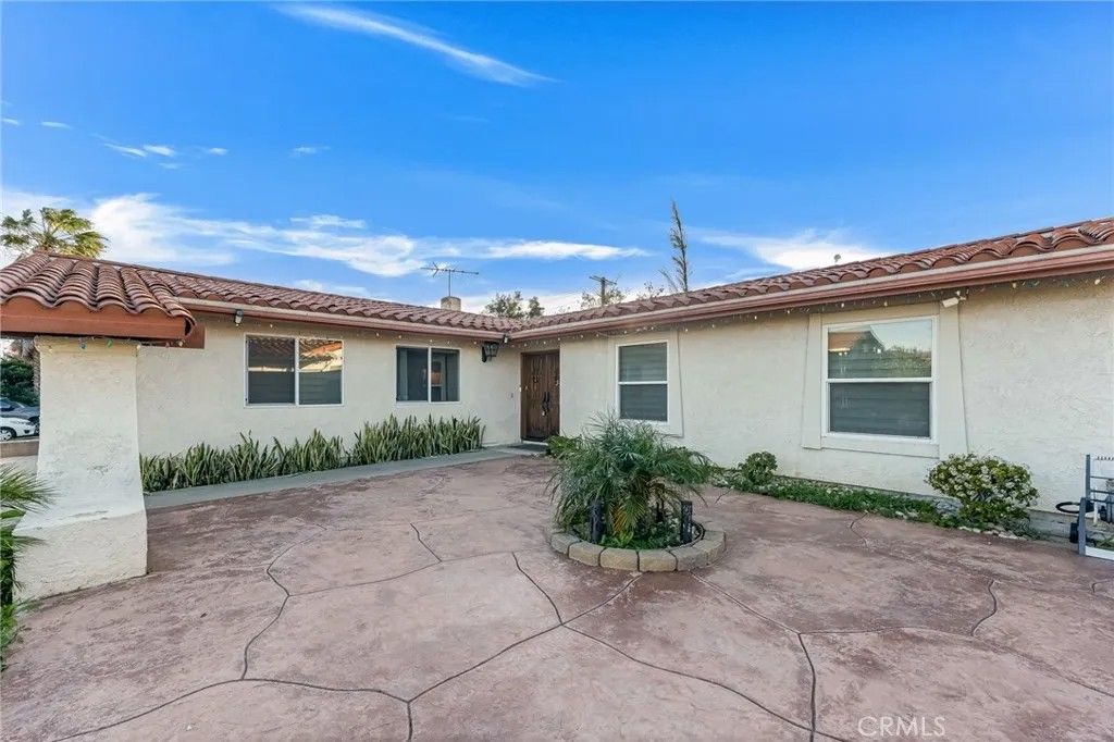 Photo of 10755 Brookfield, Chatsworth, CA 91311 (MLS # SR25281953)