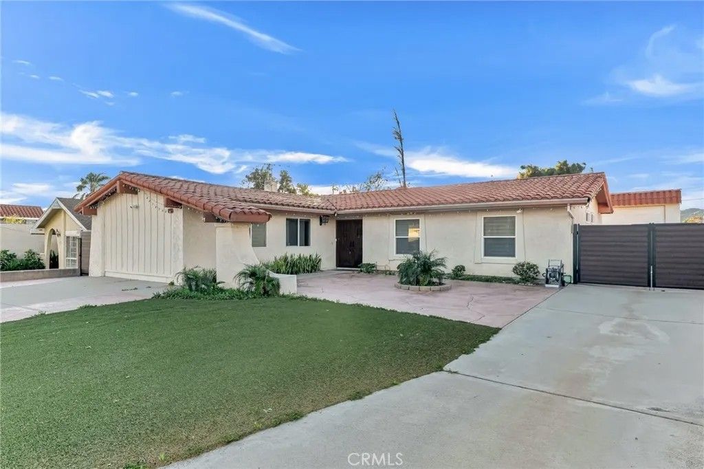 Photo of 10755 Brookfield, Chatsworth, CA 91311 (MLS # SR25281953)