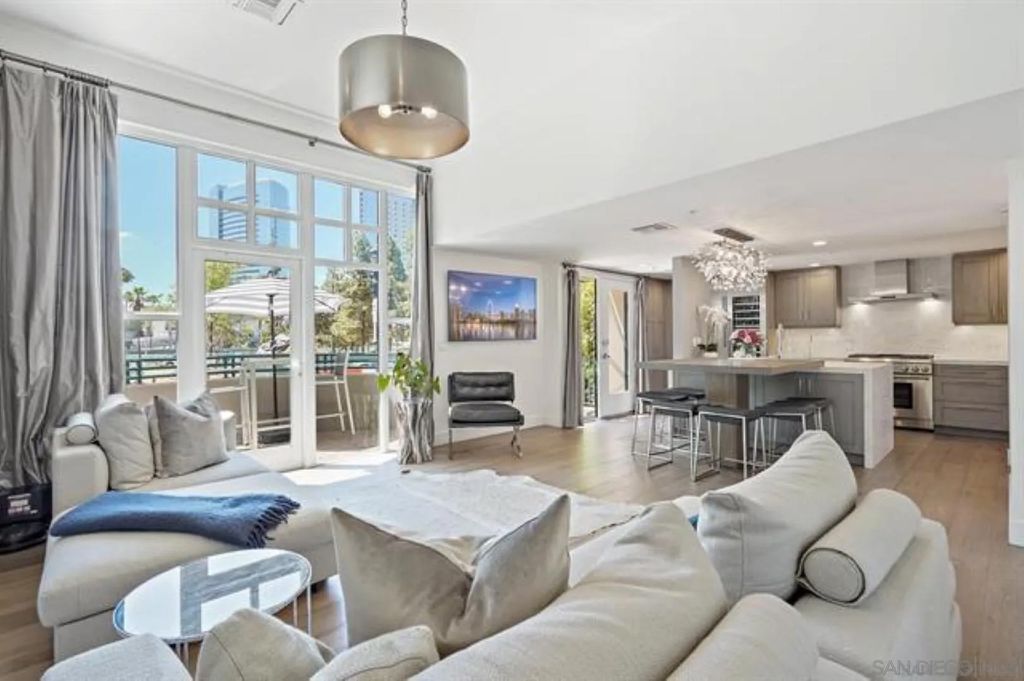 Photo of 160 W Island Ave, San Diego, CA 92101 (MLS # 250045502)