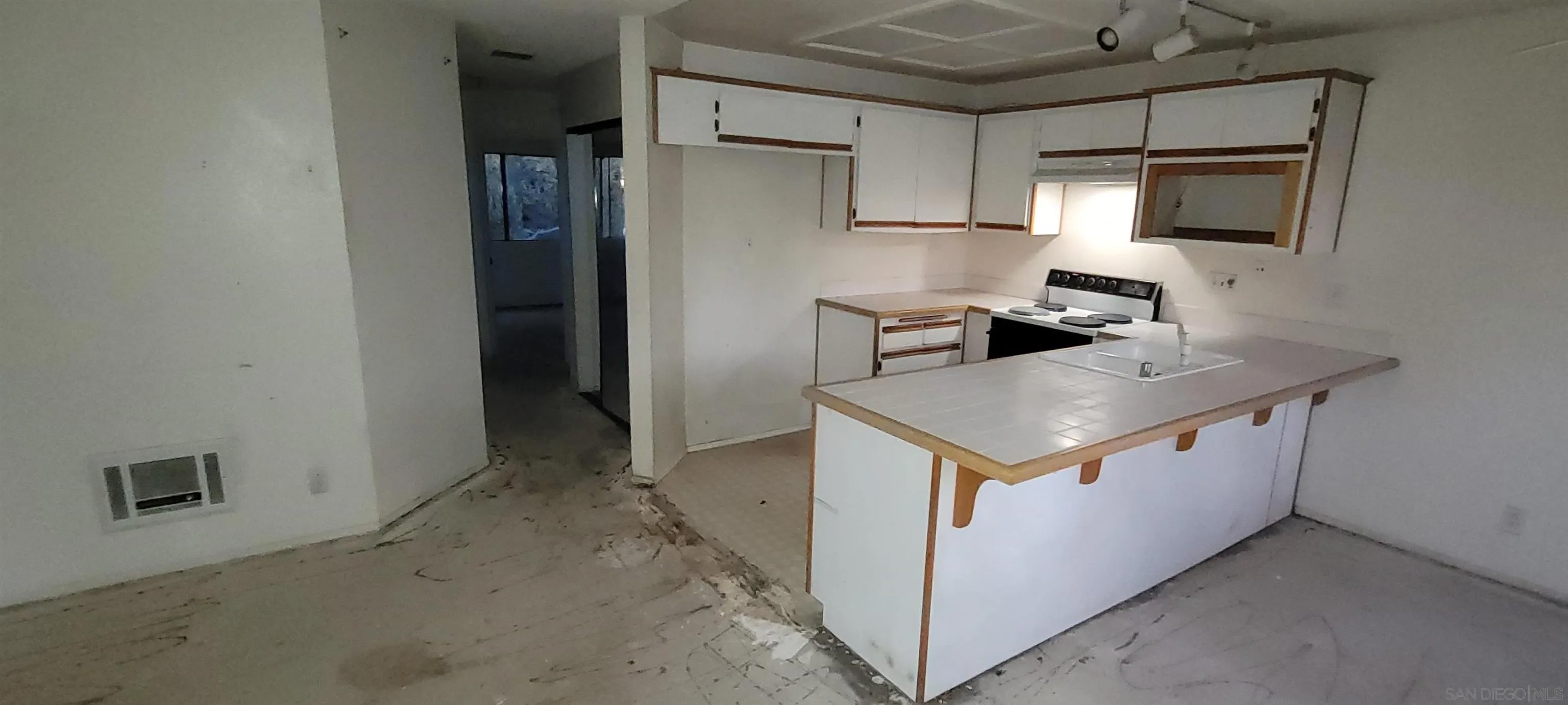 12616 Lakeshore Dr 24