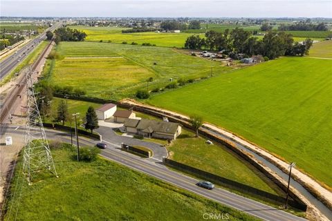 Photo of 3345 W Avenue 2 Ave, Atwater, CA 95301 (MLS # MC26056756)