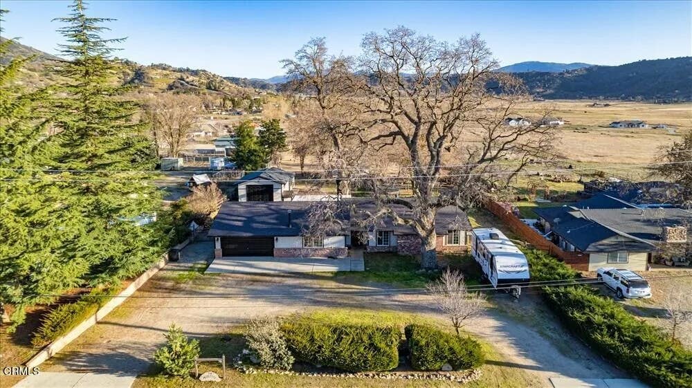 Photo of 28050 Black Gold Way, Tehachapi, CA 93561 (MLS # V1-37485)