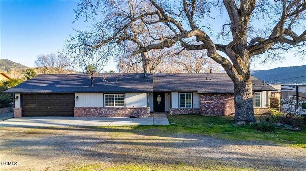 Photo of 28050 Black Gold Way, Tehachapi, CA 93561 (MLS # V1-37485)